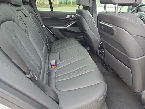 Used 2025 BMW X5 xDrive50e AWD/4WD image 32