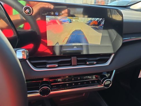 New 2026 Chevrolet Equinox LT w/ Convenience Package II image 26