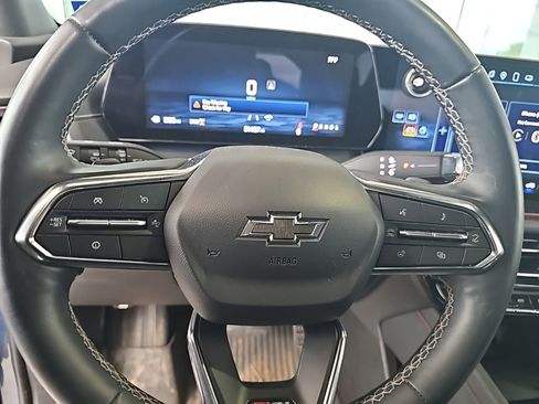 Used 2025 Chevrolet Traverse Z71 w/ Driver Confidence Package image 8