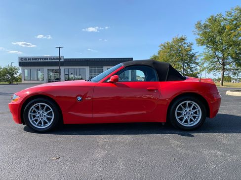 Used 2004 BMW Z4 2.5i image 16