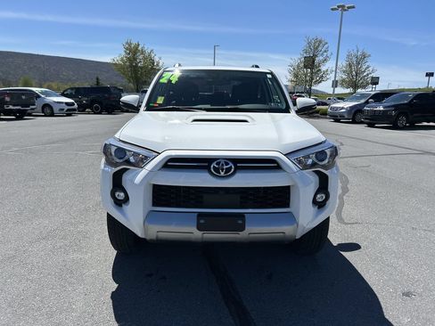 Used 2024 Toyota 4Runner TRD Off-Road Premium w/ Off Road Premium Plus Package AWD/4WD image 2