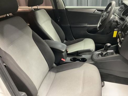 Used 2017 Volkswagen Jetta S w/ Jetta S Cold Weather Package image 12