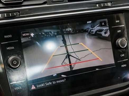 Used 2019 Volkswagen Tiguan SEL R-Line w/ 3rd Row Seat Package image 29