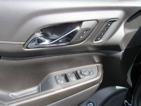 Used 2023 GMC Acadia SLT w/ Elevation Edition AWD/4WD image 11