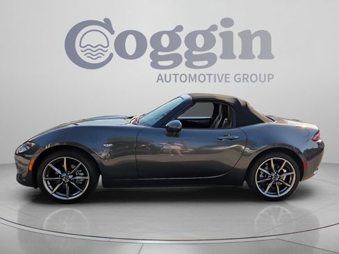 Used 2023 MAZDA MX-5 Miata Grand Touring RWD image 2
