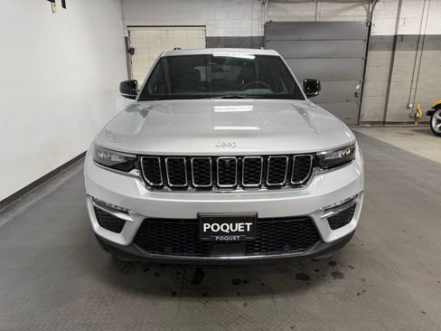 Used 2024 Jeep Grand Cherokee Limited w/ Luxury Tech Group II image 3