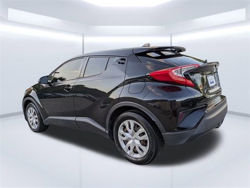 Used 2021 Toyota C-HR LE image 6