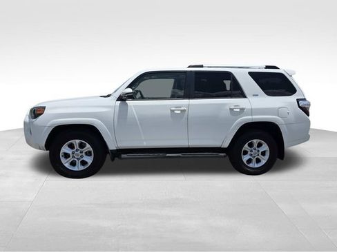 Used 2020 Toyota 4Runner SR5 Premium w/ Moonroof Package RWD image 4