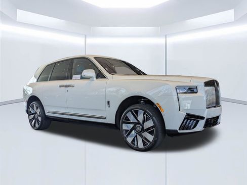 Used 2025 Rolls-Royce Cullinan AWD/4WD image 11