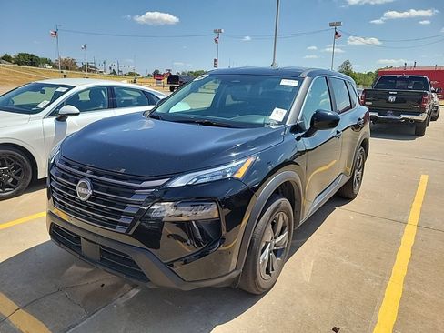 Used 2026 Nissan Rogue SV FWD image 1