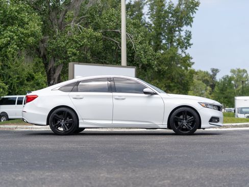 Used 2018 Honda Accord Sport image 5
