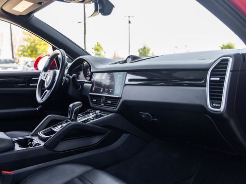 Certified 2021 Porsche Cayenne image 43