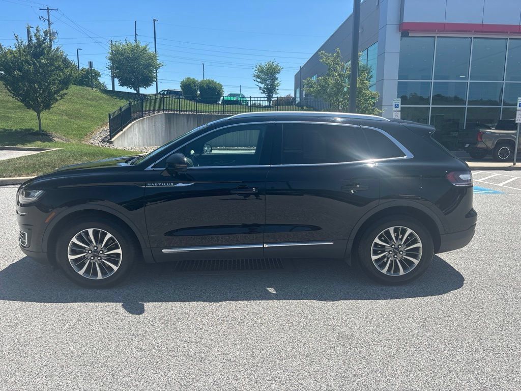 Used 2019 Lincoln Nautilus Select AWD/4WD image 14