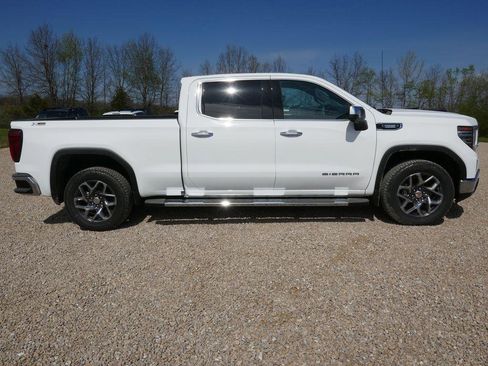 New 2026 GMC Sierra 1500 SLT AWD/4WD image 3