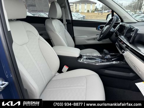 New 2025 Kia Sorento S image 23