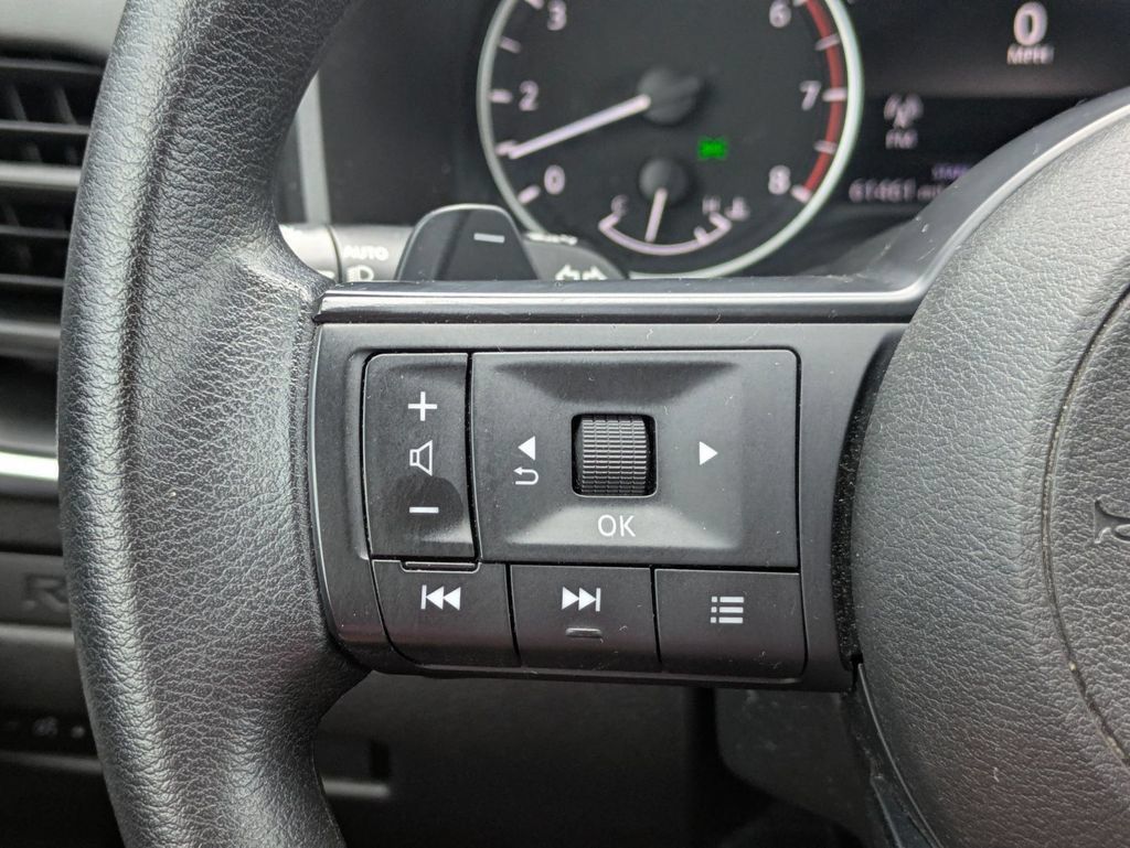 Used 2024 Nissan Rogue S FWD image 14
