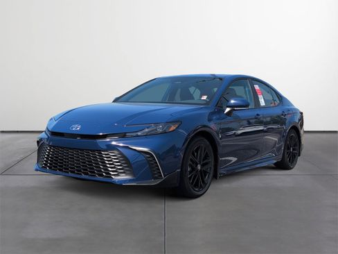 New 2026 Toyota Camry SE FWD image 2