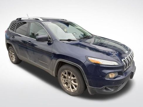 Used 2015 Jeep Cherokee Latitude w/ Cold Weather Group image 1