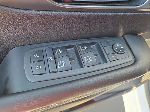 New 2026 Chrysler Pacifica Select image 16