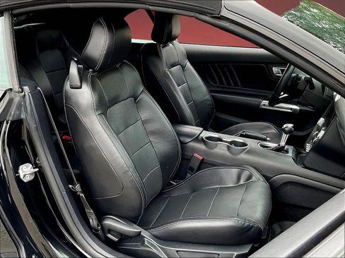 Used 2020 Ford Mustang Premium RWD image 26