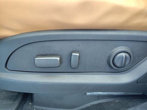 Used 2013 Chevrolet Traverse LT image 12