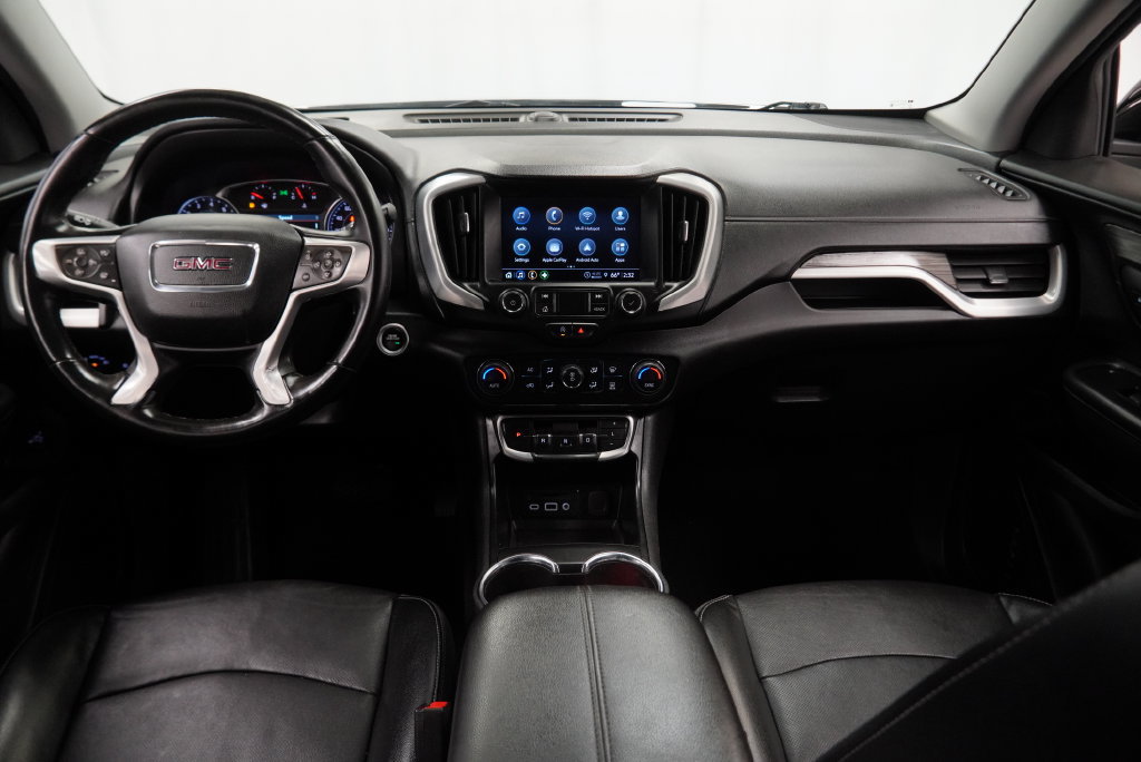 Used 2023 GMC Terrain SLT w/ LPO, Floor Liner Package FWD image 3