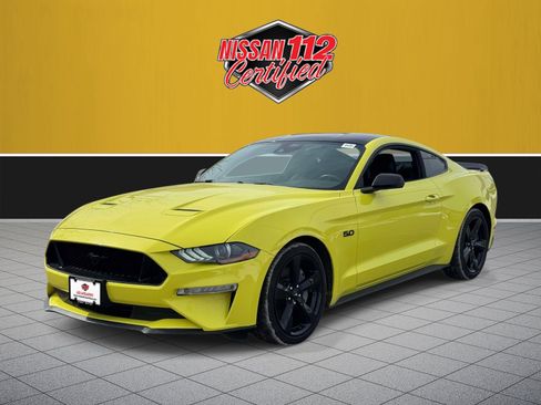 Used 2021 Ford Mustang GT Premium w/ Equipment Group 401A RWD image 2