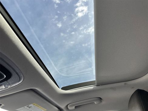 Used 2024 Hyundai Kona Limited image 12