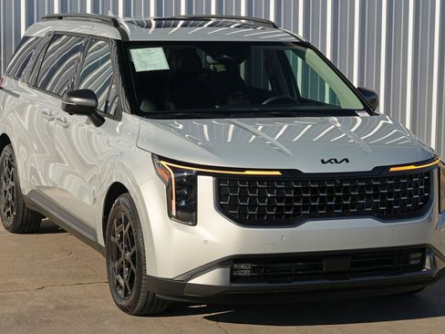 Used 2025 Kia Carnival SX w/ SX Dark Edition Package image 54