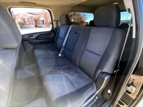 Used 2013 Chevrolet Suburban LS image 21