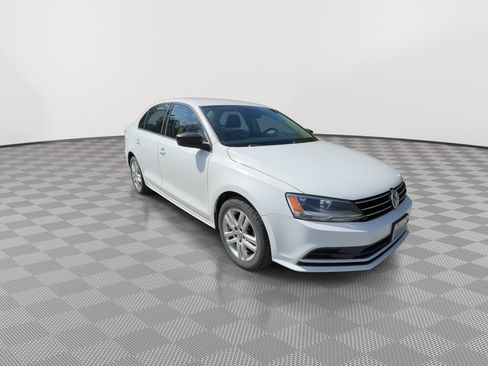 Used 2015 Volkswagen Jetta Sedan FWD image 2