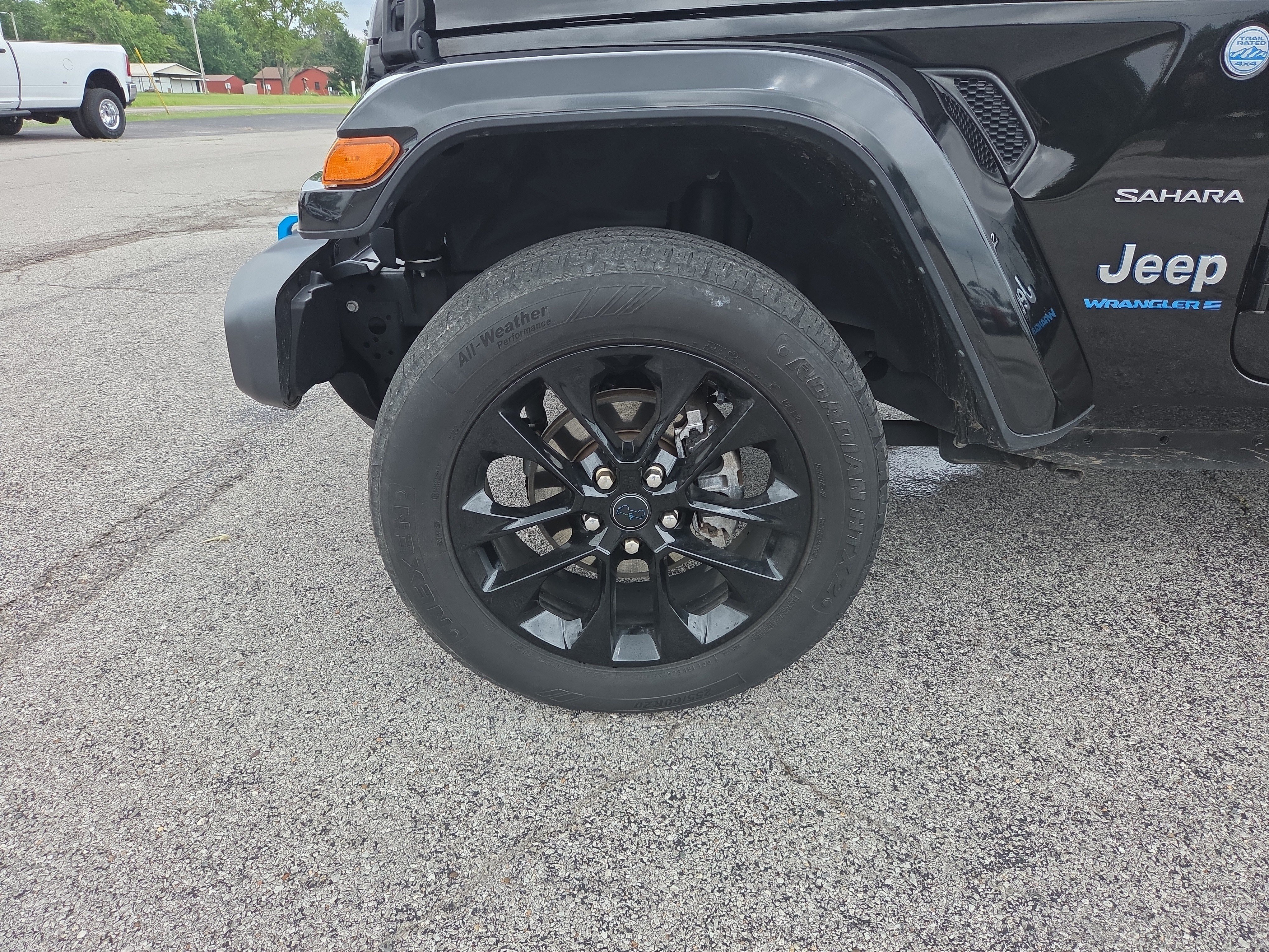 Used 2024 Jeep Wrangler Unlimited Sahara AWD/4WD image 5