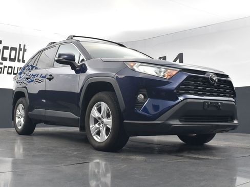 Used 2021 Toyota RAV4 XLE w/ Convenience Package image 23