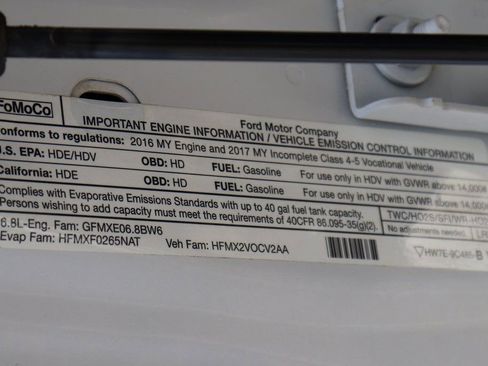 Used 2017 Ford F550 2WD Regular Cab Super Duty image 13