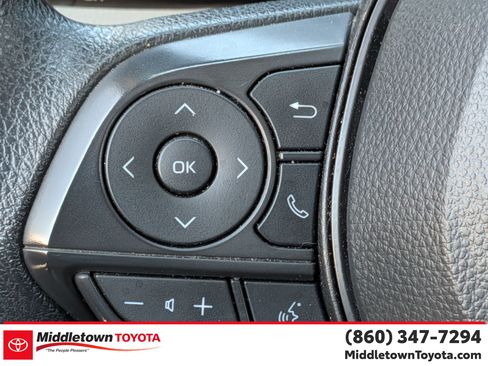 Used 2025 Toyota Corolla Cross L AWD/4WD image 19
