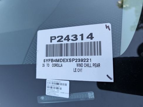 Used 2025 Toyota Corolla LE FWD image 34