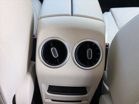 Used 2026 Mercedes-Benz GLB 250 image 16