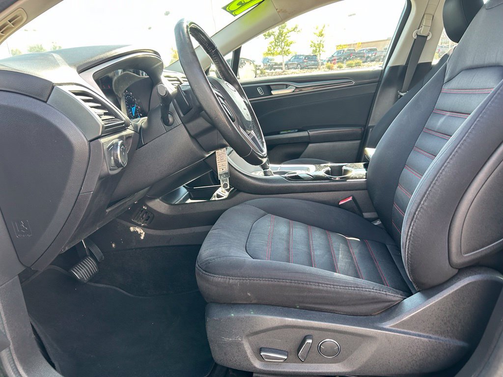 Used 2015 Ford Fusion SE w/ Equipment Group 201A FWD image 24