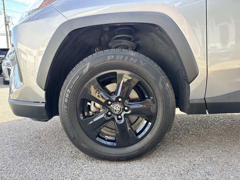 Used 2022 Toyota RAV4 XLE image 5