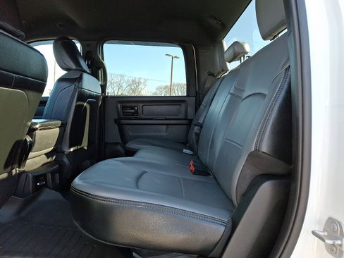 Used 2024 RAM 2500 Tradesman w/ Chrome Appearance Group image 10