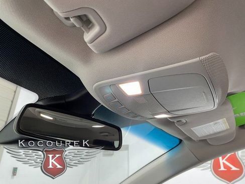 Used 2024 Ford Edge SEL image 18