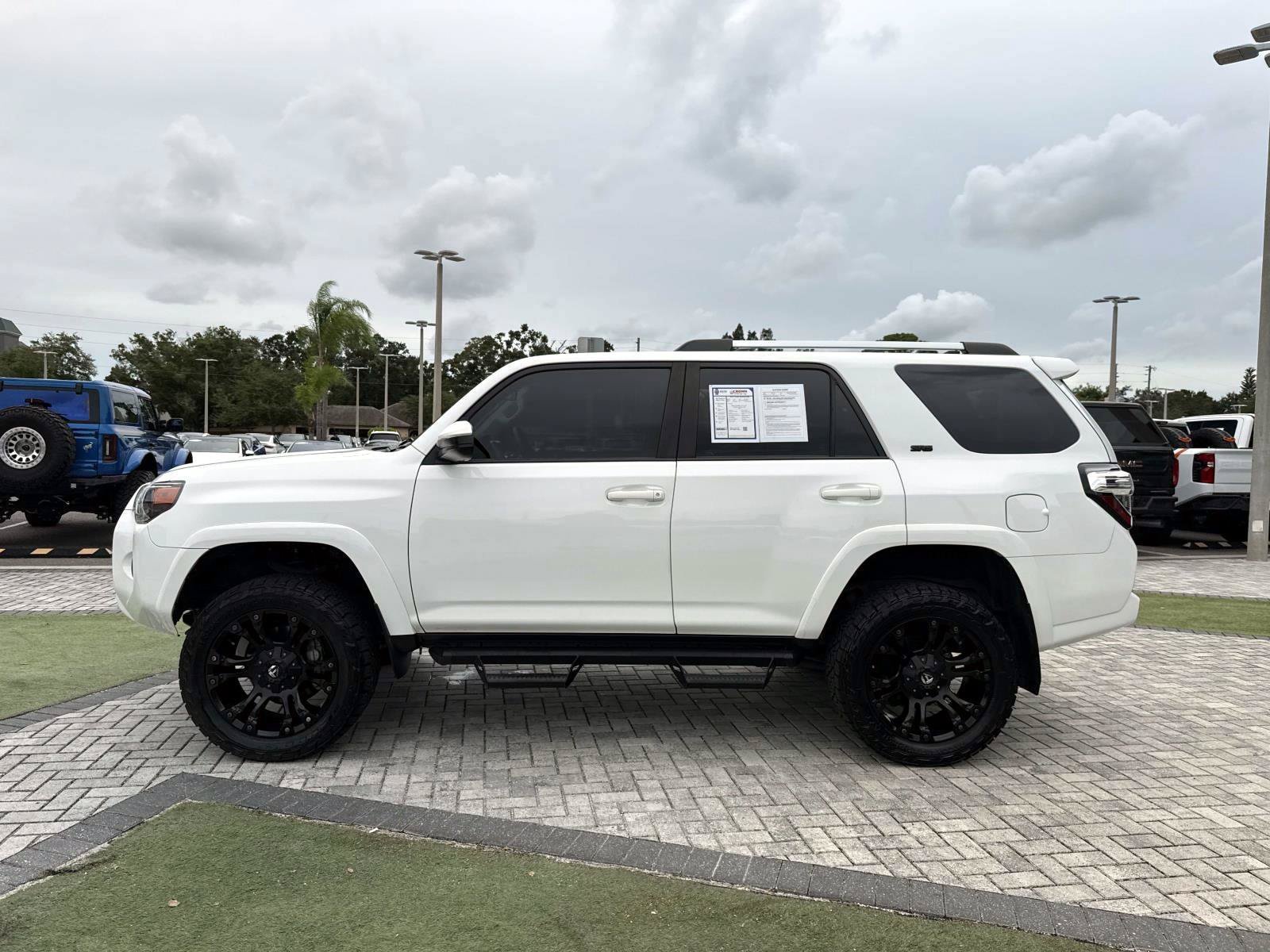 Used 2019 Toyota 4Runner SR5 AWD/4WD image 3