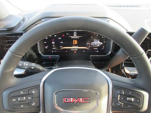 New 2026 GMC Sierra 1500 Elevation image 19