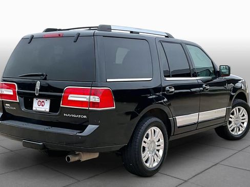 Used 2014 Lincoln Navigator 4WD image 12