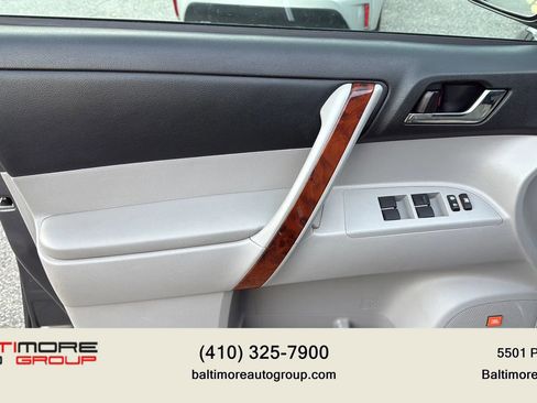 Used 2013 Toyota Highlander Limited image 12