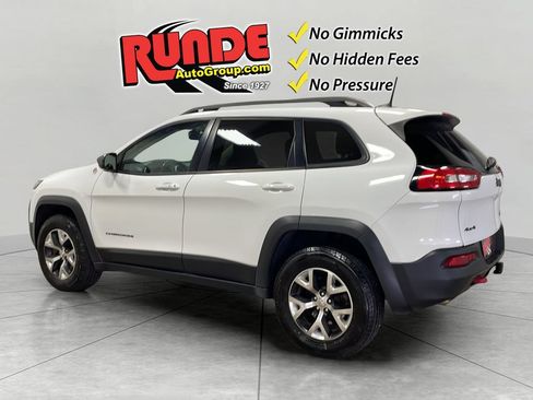 Used 2016 Jeep Cherokee Trailhawk w/ Comfort/Convenience Group AWD/4WD image 4