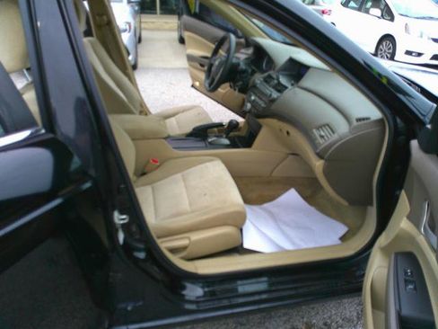 Used 2009 Honda Accord LX-P image 6