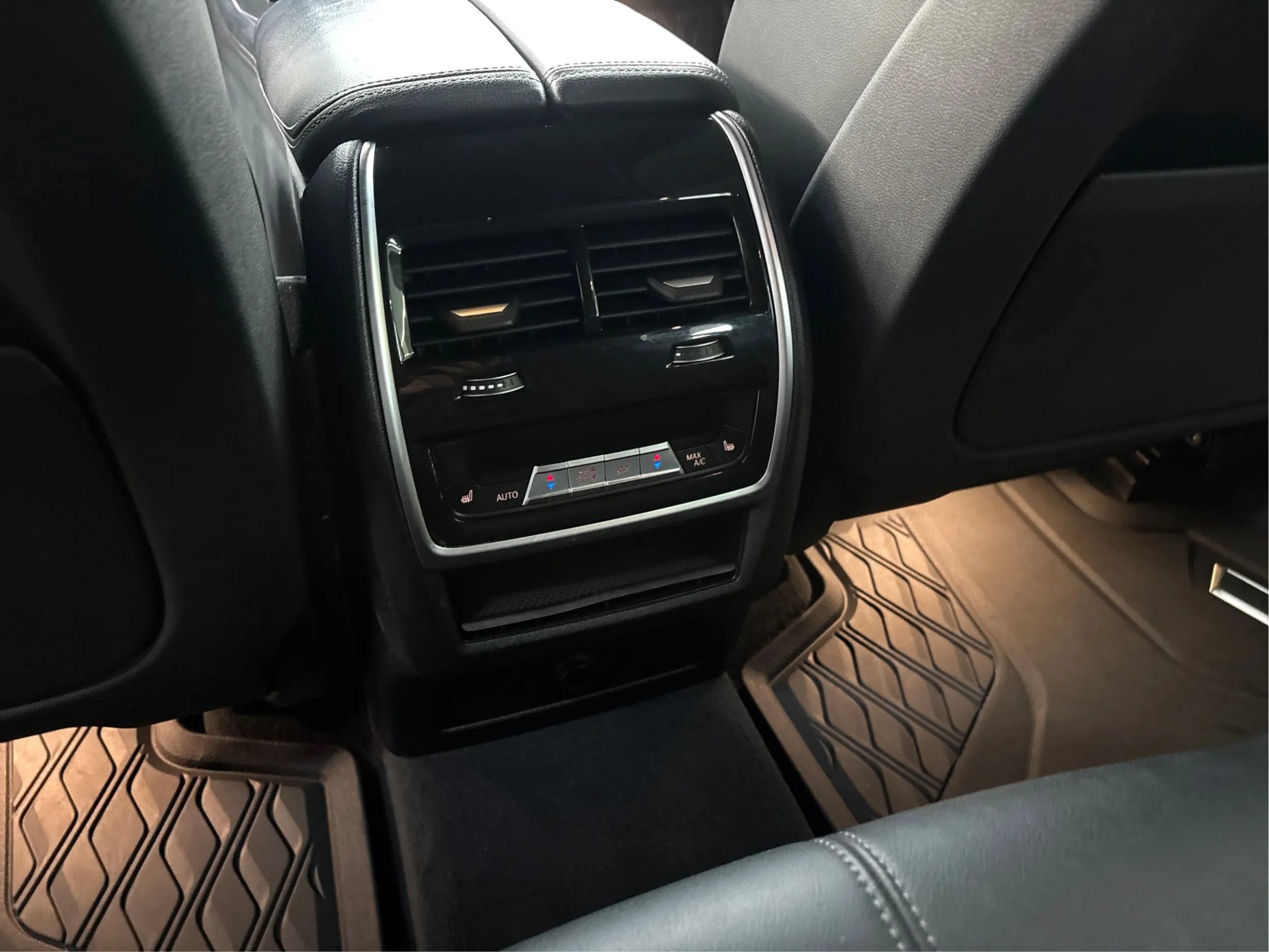 Used 2019 BMW X5 xDrive40i w/ Premium Package 2 AWD/4WD image 27