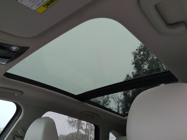 Used 2024 Kia Sorento S w/ Panoramic Sunroof Package FWD image 20