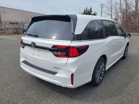 New 2026 Honda Odyssey Touring image 3